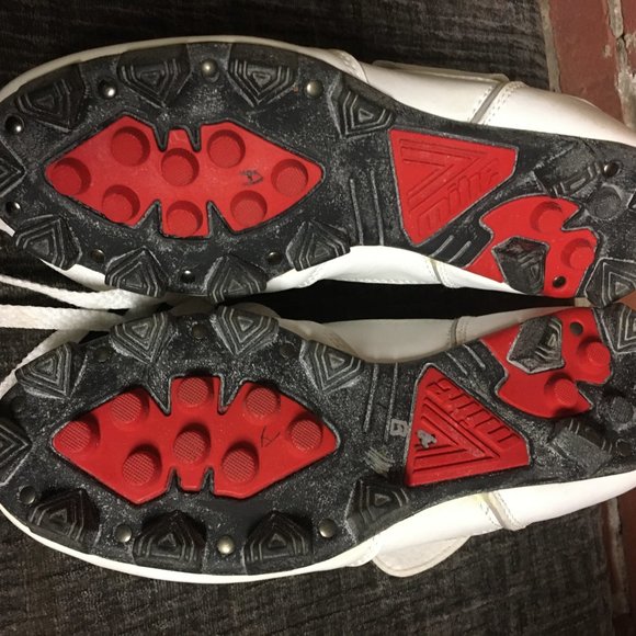 Mitre Cleats - Picture 3 of 5